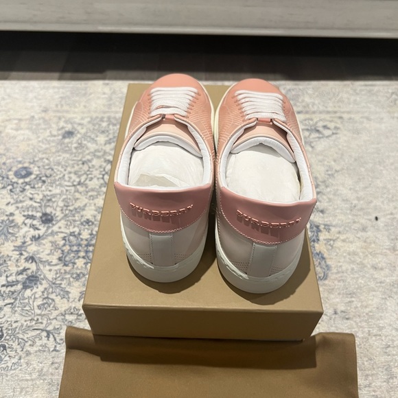 BURBERRY Brand New
Perforated Check Dégradé Leather Sneakers
SUGAR PINK - Picture 2 of 3